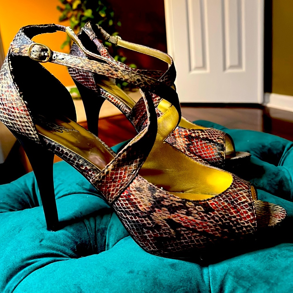 Carlos by Carlos Santana Believe 2-Gold Multi Heels.